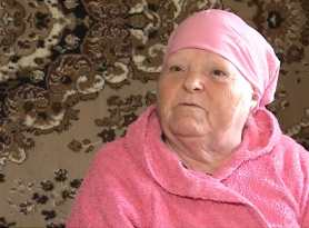 O pensionară este nevoită să vândă conservele pregătite de cu vară pentru a-și achita facturile
